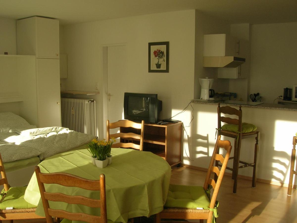 Ferienwohnung Andrea Kuehlein ツィルンドルフ エクステリア 写真